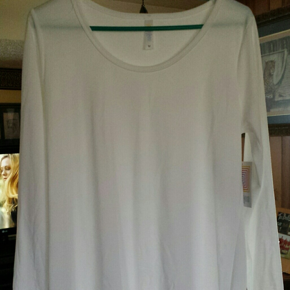 💥SALE💥LULAROE NWT, RARE& HTF, WHITE LYNNAE